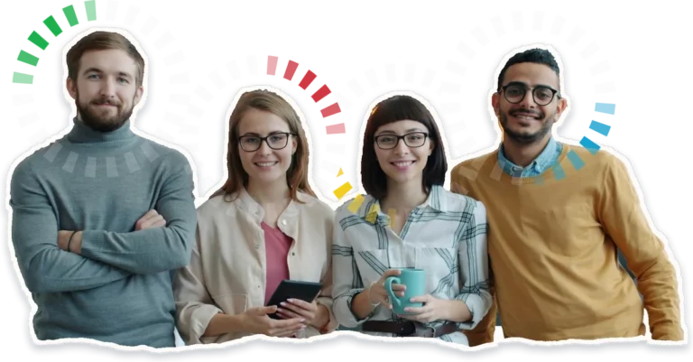 Vier Kolleginnen und Kollegen nebeneinander im Büro, um jeden Kopf ein Zirkumplex in einem anderen DiSG®-Stil